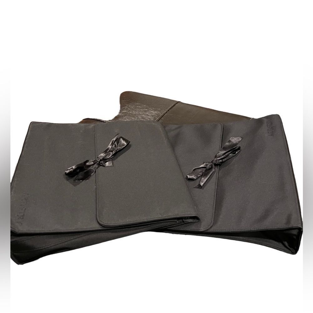 Artistry pair of cloth art portlofio folders with two inner pockets & tie close‎